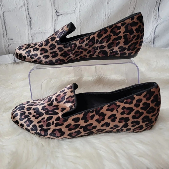 Caslon Scarlet Leopard Print Velveteen Indoor Outdoor Slippers Flats Driving 9.5 - Picture 2 of 10